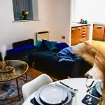 M1 Manchester City Apartment - Blue Lagoon