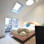 Cityescape - 2Br Top Floor Penthouse Nq