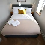 Cityescape - 2Br Apt 2 Ensuite Sofa Bed Nq