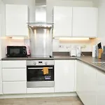 Luxury Ensuite Apartment With Shared Living Room And Kitchen