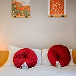 Cosy 4-Bed House, Garden, Free Parking & Wifi