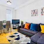 Cosy Stay In The Heart Of Downtown With Parking