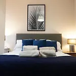 Central Apartment With 2 Parking Spaces!