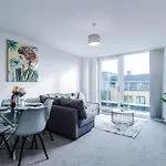 2 Bedroom Penthouse With Balcony By Host A Home