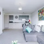 2 Bedroom Penthouse With Balcony By Host A Home