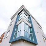Four Bedroom House By Brookland Stays Serviced Accommodation Short Lets Manchester With Free Wifi
