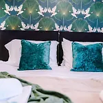 Three Bedroom House By Brookland Stays Serviced Accommodation Short Lets Manchester With Free Wifi