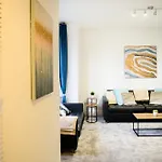 Aqua Springs, 2 Bedroom 1St Floor Apartment, Near Didsbury