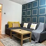 Prime City Centre Apartment!