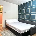 Prime City Centre Apartment!