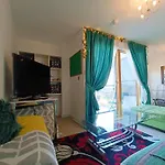 Apartmentsleeps5-Balcony-Petfriendly-Aoarena-Heatonpark-Onstreetparking