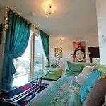 Apartmentsleeps5-Balcony-Petfriendly-Aoarena-Heatonpark-Onstreetparking