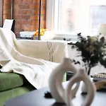 2 Bed 2 Bath, Excusive And Central, Concierge Service