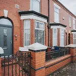 Luxury Manchester 4-Bed Home Perfect For Contractors & Families W Free Parking