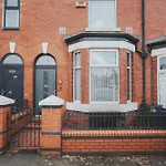 Luxury Manchester 4-Bed Home Perfect For Contractors & Families W Free Parking