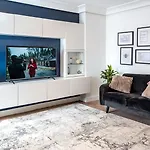 Modern Home Near Etihad, Coop Live
