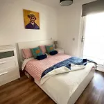 Entire Top-Floor Views Apartment Near Media City & Manchester United