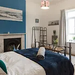 Victorian Elegance At Kingscliffe, Sleeps 17