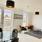 Comfy 1 Bedroom Apartment