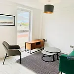 Comfy 1 Bedroom Apartment