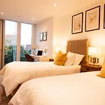 Luxurious Flat In Manchester Central