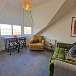Old Trafford 1 Bed By City Superhost