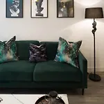 Chic And Spacious Apartments In The Heart Of Salford