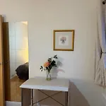 Cosy, Central 2 Bed Flat Parking
