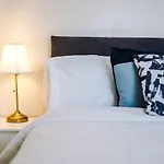 Cozy 3 Bed With Ps4 And Parking By Vista Stays Short Lets Manchester