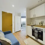 Charming Studio Type In Cheltenham