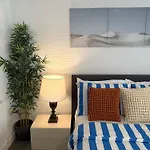 Luxury Rooms - Pick A Room - Free Parking & Kitchen Access, Near Etihad Stadium, The Coop Live & Piccadilly Station, Manchester