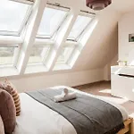 Luxe Stays-Sleeps 9-Hot Tub-Pool