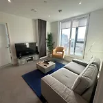 Up To 40 Percent Off Old Trafford Modern Apartment