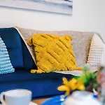 Free Parking, Games Room, Sleeps 7, Manchester