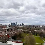 Stunning Old Trafford 2 Bed Penthouse W Terrace