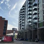 Comfort Manchester City Apartment 2 Bedrooms 2 Bathrooms - Walks To Ao Arena, Shopping & Business Centre In Minutes