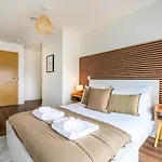 2-Bedroom Apartment At Vibrant Salford Quays