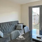 Ashton Co-Living - Private Room Self-Cater