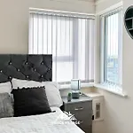 Ashton Co-Living - Private Room Self-Cater