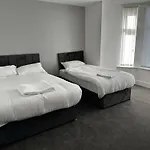 Oyo Cheetham Hill Guest House