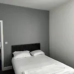 Oyo Cheetham Hill Guest House