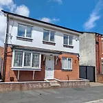 Regent House - Holiday Home With Free Parking 10 Minutes To Manchester City Centre & Coop Live Arena