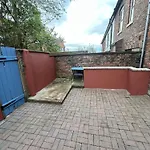 Free Parking, Games Room, Sleeps 7, Manchester