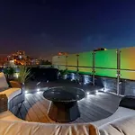 Swan Street Penthouse With Rooftop Terrace
