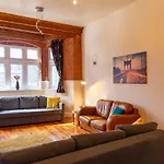 Apartment No 1 - The Old Red King Pub, Whitefield, Manchester