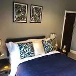 3. Stylish Private Double Room Near Manchester City Centre