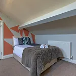 The Ultimate House Sleeps 30