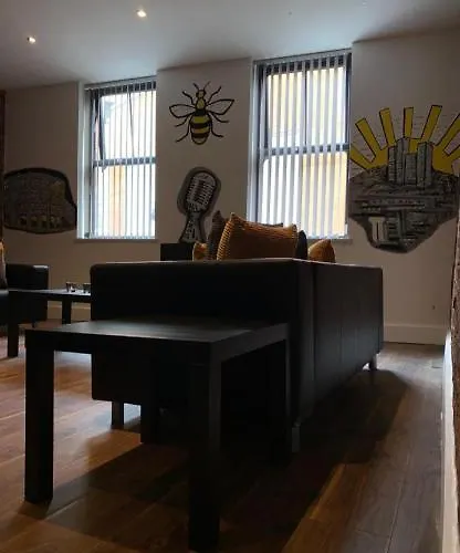 Spacious Shude Hill Apartment With Balcony