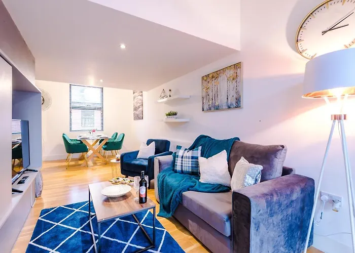 Rest & Recharge At Ash House Near Mediacityuk