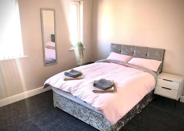 The Manchester Pad - 3Br Entire House With Parking